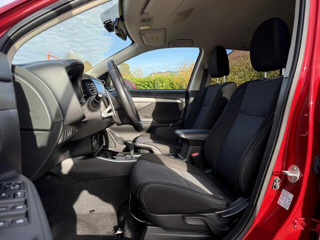 Mitsubishi OUTLANDER 2.0 Connect Pro Stoel- stuurverwarming | Trekhaak | 360 Camera