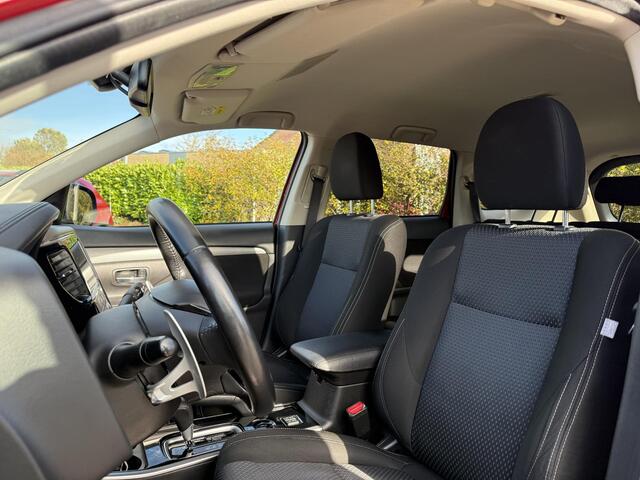 Mitsubishi OUTLANDER 2.0 Connect Pro Stoel- stuurverwarming | Trekhaak | 360 Camera