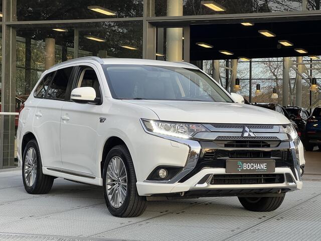 Mitsubishi OUTLANDER 2.4 PHEV Intense | Trekhaak | Navigatie | FABRIEKSGARANTIE TOT 03-2029!