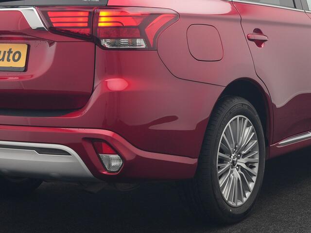 Mitsubishi OUTLANDER 2.4 Intense Plug In Hybrid 225pk Dealer O.H. PHEV | Cruise Control | Camera | Alcantara Sporstoelen Verwarmd | Keyless | Apple Carplay | Navigatie | DAB |
