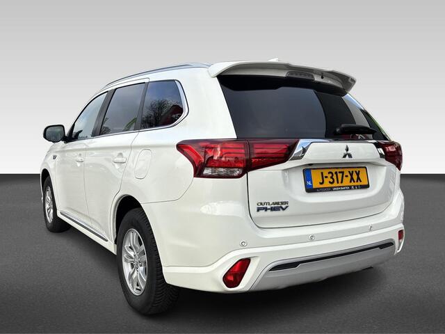 Mitsubishi OUTLANDER 2.4 PHEV Pure fabrieksgarantie tot 2028 ! parkeersensoren | apple carplay | camera