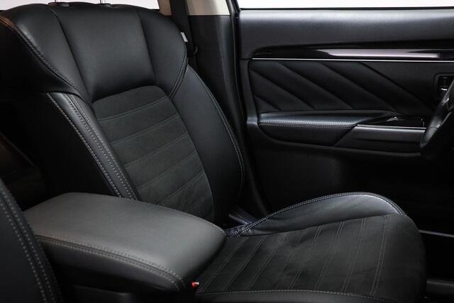 Mitsubishi OUTLANDER 2.4 PHEV Intense+ | STUURVERWARMING | DAB | APPLE | CAMERA