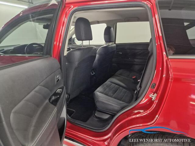Mitsubishi OUTLANDER 2.4 PHEV Intense Apple Carplay, leer, navi, clima cruise, camera, NL-dealerauto