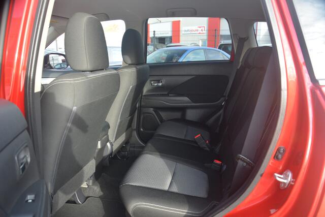 Mitsubishi OUTLANDER 2.0 Connect Pro | Cruise-control | Stuur+Stoelverwarming | Clima | 360 camera | NL auto!! |