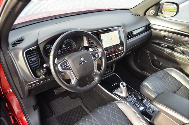 Mitsubishi OUTLANDER PHEV 2.4 INSTYLE 4WD | PLUG IN HYBRID | V2G | FULL OPTIONS | SCHUIFDAK | ADAPTIEF CRUISE | TREKHAAK 1500KG | FABRIEKSGARANTIE TOT 17-09-2029* | ALL IN RIJKLAAPRIJS