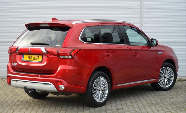 Mitsubishi OUTLANDER PHEV 2.4 INSTYLE 4WD | PLUG IN HYBRID | V2G | FULL OPTIONS | SCHUIFDAK | ADAPTIEF CRUISE | TREKHAAK 1500KG | FABRIEKSGARANTIE TOT 17-09-2029* | ALL IN RIJKLAAPRIJS