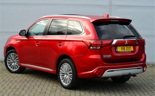 Mitsubishi OUTLANDER PHEV 2.4 INSTYLE 4WD | PLUG IN HYBRID | V2G | FULL OPTIONS | SCHUIFDAK | ADAPTIEF CRUISE | TREKHAAK 1500KG | FABRIEKSGARANTIE TOT 17-09-2029* | ALL IN RIJKLAAPRIJS