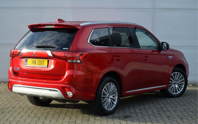 Mitsubishi OUTLANDER PHEV 2.4 INSTYLE 4WD PLUG IN HYBRID | V2G | FULL OPTIONS | SCHUIFDAK | ADAPTIEF CRUISE | FABRIEKSGARANTIE TOT 01-10-2029* | ALL IN RIJKLAARPRIJS