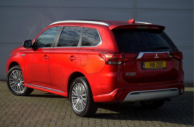 Mitsubishi OUTLANDER PHEV 2.4 INSTYLE 4WD PLUG IN HYBRID | V2G | FULL OPTIONS | SCHUIFDAK | ADAPTIEF CRUISE | FABRIEKSGARANTIE TOT 01-10-2029* | ALL IN RIJKLAARPRIJS