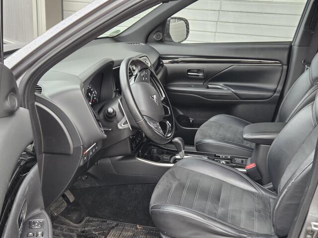 Mitsubishi OUTLANDER 2.0 4WD Limited, 7-Persoons, Trekhaak,