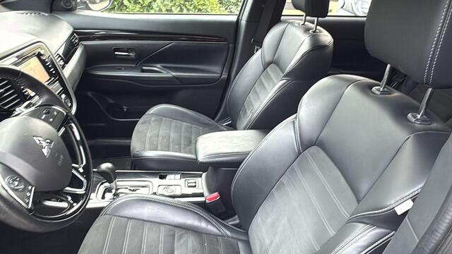 Mitsubishi OUTLANDER 2.0 4WD Limited, 7-Persoons, Trekhaak,