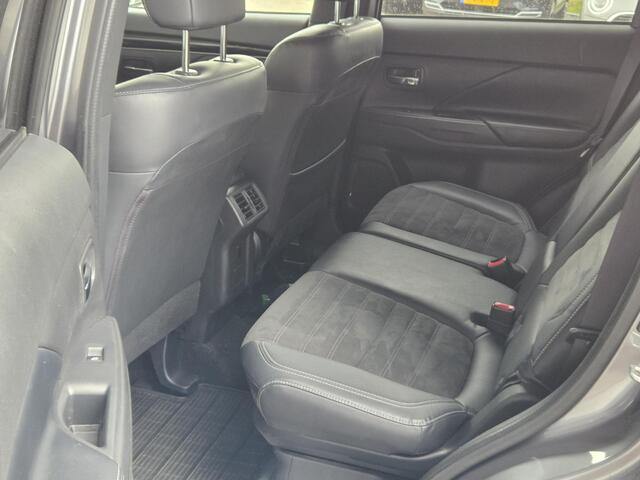 Mitsubishi OUTLANDER 2.0 4WD Limited, 7-Persoons, Trekhaak,