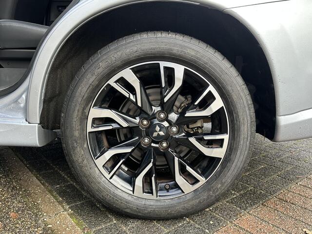 Mitsubishi OUTLANDER 2.0 PHEV Prestige+ VEEL OPTIES!| ELEK. STOEL| ELEK. ACHTERKLEP| STOEL/STUURVERWARMING | AFNEEMBARE TREKHAAK | PANO DAK | ACHTERUITRIJ CAMERA |