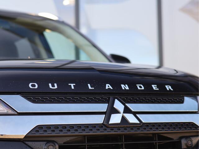 Mitsubishi OUTLANDER 2.4 PHEV Intense+ | Pano | Trekhaak | Camera | Apple/Android | Standkachel