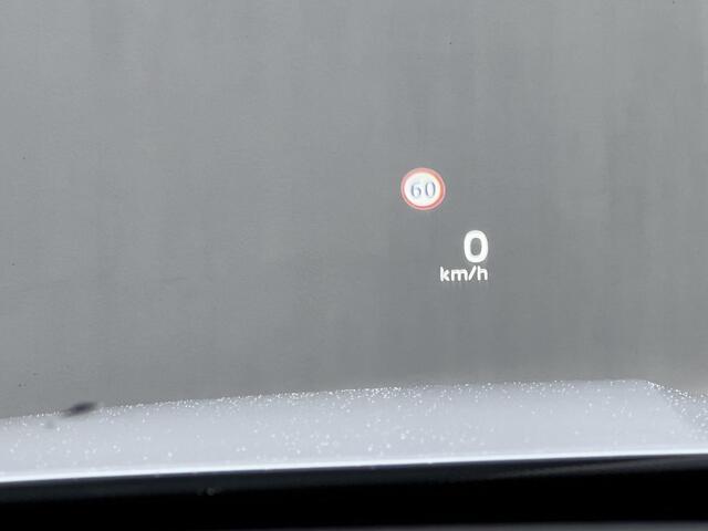 Mitsubishi OUTLANDER 2.4 PHEV Instyle / Fabrieksgarantie tot 04-2033 / Panorama schuifdak / 1.600 kg Trekhaak / HUD / Camera 360° / Elektrische stoelen en klep / Stuur-, stoel- en achterbankverwarming / Leder / 20"LM wielen /