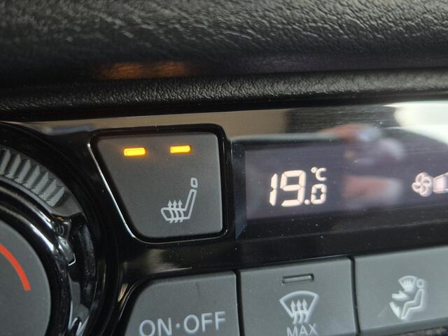 Nissan JUKE 1.0 DIG-T Acenta Handgeschakeld / Allseason banden / Apple Carplay Android Auto / Achteruitrijcamera / Stoelverwarming / Navigatie / Climate control / Cruise control / Lichtmetalen wielen 17" /