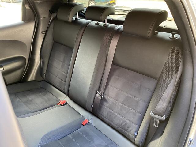 Nissan JUKE 1.2 DIG-T S/S N-Connecta Navigatie Fulllmap/A. uitrijcamera/Autom. Airco/Cruisecontr./Keyless entry+startstop/Hoogte verst.stoel/Ledverl.//Privacyglas/Led dagrijverl./Elektr. verw.+verst.b. buitenspiegels