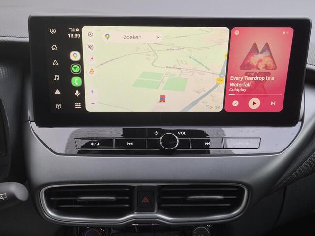 Nissan JUKE 1.0 DIG-T N-Connecta / Fabrieksgarantie t/m 12-03-2028 / Cold Pack / Trekgewicht 1250 kg / all-season banden / Apple Carplay Android Auto / Adaptief CC / Stuur-, Stoel en Voorruit verwarming / Achteruitrijcamera / Keyless Entry/Start / Draadloze telefoon 