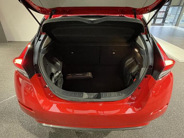 Nissan LEAF e+ N-Connecta 62 kWh | Navigatie | 360 Camera | Parkeersensoren voor en achter | Carplay |