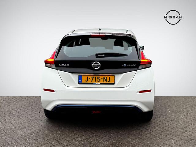 Nissan LEAF Acenta 40 kWh | Navigatie | Camera | Apple Carplay/Android Auto | Dodehoek | Adapt. Cruise Control | Keyless Entry | Rijklaarprijs!