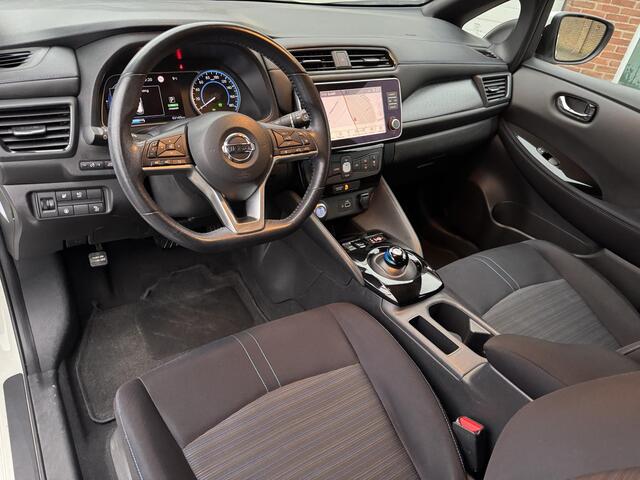 Nissan LEAF Acenta 40 kWh | Navigatie | Camera | Apple Carplay/Android Auto | Dodehoek | Adapt. Cruise Control | Keyless Entry | Rijklaarprijs!