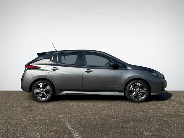 Nissan LEAF N-Connecta 40 kWh | Navigatie | 360° Camera | Stuur- + Stoelverwarming | Keyless Entry | Adapt. Cruise Control | Rijklaarprijs!