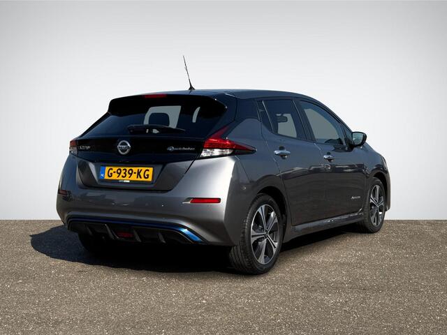 Nissan LEAF N-Connecta 40 kWh | Navigatie | 360° Camera | Stuur- + Stoelverwarming | Keyless Entry | Adapt. Cruise Control | Rijklaarprijs!