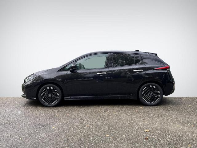 Nissan LEAF N-Connecta 39 kWh | Trekhaak | Navigatie | Stuur- + Stoelverwarming | 360° Camera | Keyless Entry | Adapt. Cruise Control | Rijklaarprijs!