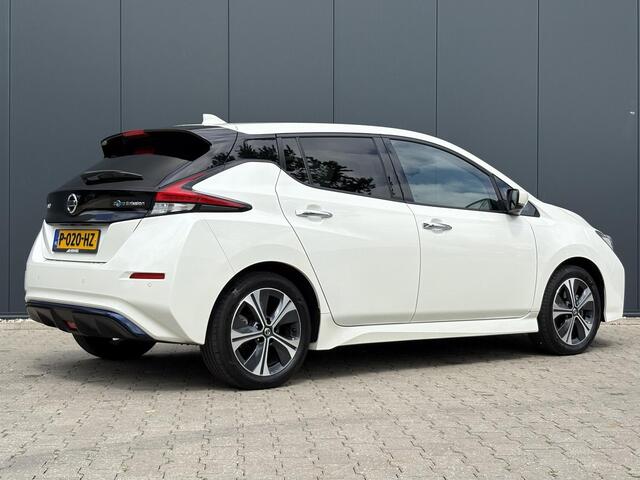 Nissan LEAF Tekna 40 kWh / Stoel-Stuurverwarming / Airco / Cruise Control / Lederen-Stof bekleding / Navigatie /