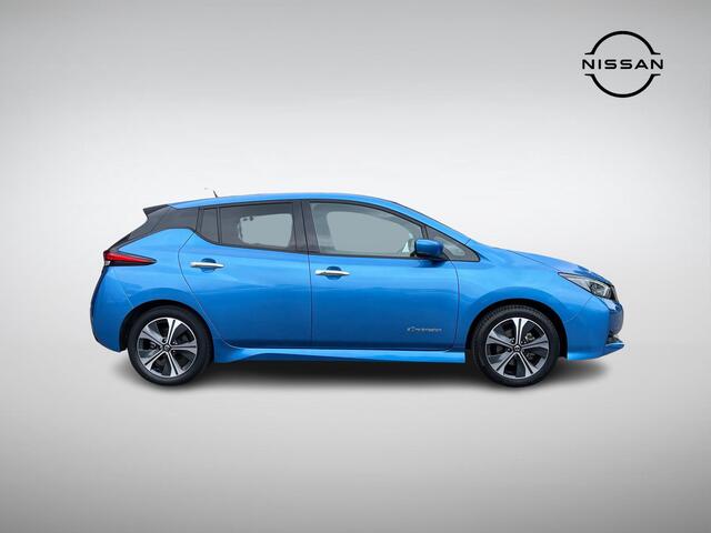 Nissan LEAF N-Connecta 40 kWh SoH 84% | Navigatie | 360° Camera | Stuur- + Stoelverwarming | Adapt. Cruise Control | Keyless Entry | Dodehoek Detectie | Rijklaarprijs!
