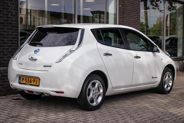 Nissan LEAF Acenta 30 kWh - All-in rijklrprs | DAB | 4seasons banden