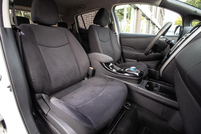 Nissan LEAF Acenta 30 kWh - All-in rijklrprs | DAB | 4seasons banden