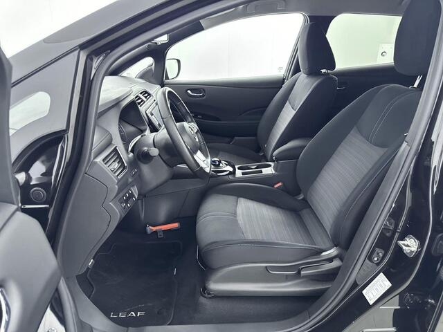 Nissan LEAF N-Connecta 40 kWh | Apple Carplay & Android Auto | Stoelverwarming | Stuurverwarming | 360 camera | Parkeersensoren