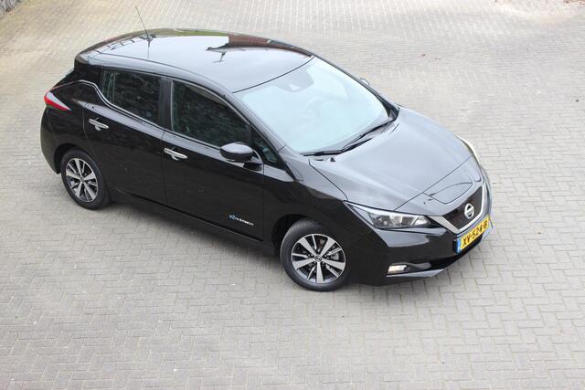 Nissan LEAF Acenta 40 kWh DAB snellader camera E pedal incl extra winter wielen set