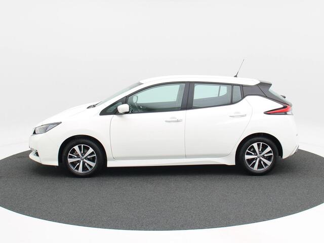 Nissan LEAF Acenta 40 kWh | SOH 87% | LED | Cruise Control | Navigatieysteem | Airco | Parkeersensoren | Privacy Glass | Stoel- en Stuur Verwarming | 16 Inch