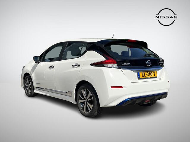 Nissan LEAF Acenta 40 kWh Chrome Pack, SoH 89% | Navigatie | Camera | Adapt. Cruise Control | Apple Carplay/Android Auto | Keyless Entry | Dodehoek Detectie | Rijklaarprijs!