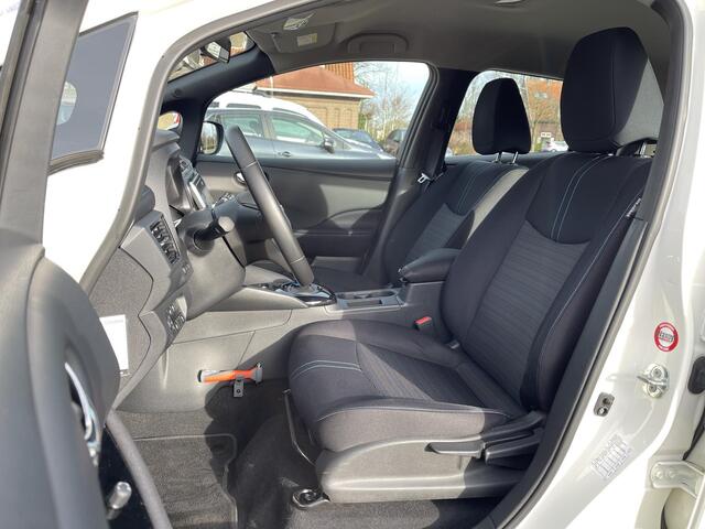 Nissan LEAF Acenta 40 kWh Chrome Pack, SoH 89% | Navigatie | Camera | Adapt. Cruise Control | Apple Carplay/Android Auto | Keyless Entry | Dodehoek Detectie | Rijklaarprijs!