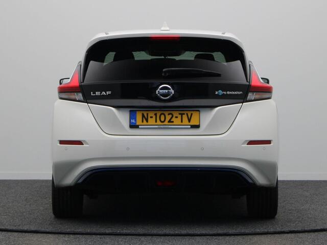 Nissan LEAF N-Connecta 40 kWh | Accu Score 94,7% | Stoelverwarming voor en achter | Rondomzicht camera | Climate control | Navigatie |