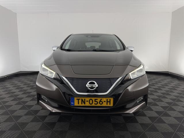 Nissan LEAF Tekna 40 kWh { SOH-92% } (INCL-BTW ) *LUXURY-LEATHER | FULL-LED | KEYLESS | NAVI-FULLMAP | BLIND-SPOT | DAB+ | HEATED-COMFORTSEATS | DIGI-COCKPIT | PRIVACY-GLASS | TOPVIEW-CAMERA | 17"ALU*