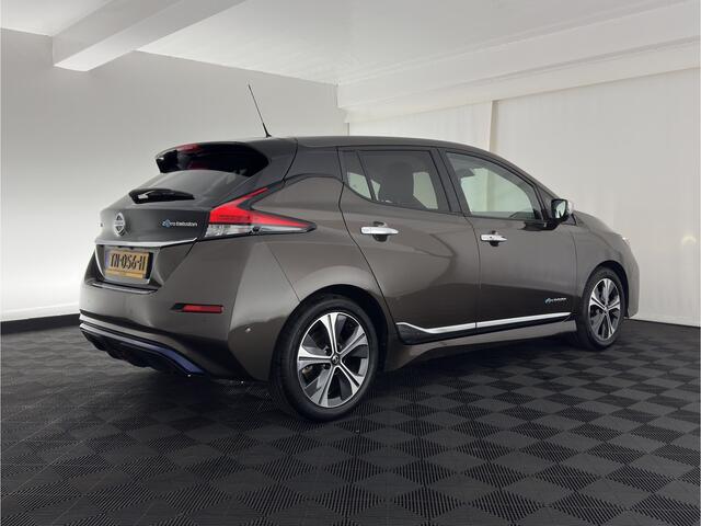 Nissan LEAF Tekna 40 kWh { SOH-92% } (INCL-BTW ) *LUXURY-LEATHER | FULL-LED | KEYLESS | NAVI-FULLMAP | BLIND-SPOT | DAB+ | HEATED-COMFORTSEATS | DIGI-COCKPIT | PRIVACY-GLASS | TOPVIEW-CAMERA | 17"ALU*