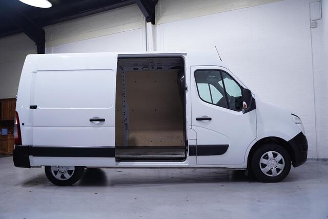 Nissan NV400 2.3 dCi 150 pk Optima L2H2 Navi, Camera Trekhaak, Airco ECC, Laadruimte Pakket, PDC achter, 3-Zits