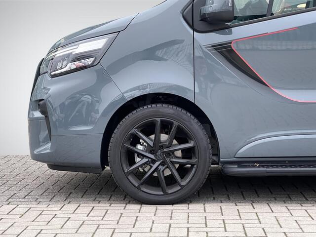 Nissan PRIMASTAR 2.0 dCi L2H1 N-Connecta Black Edition Dubbel Cabine 5-Persoons | Trekhaak | Vol-Leder | 19'' Velgen | LED | Navigatie | Camera | 2x Schuifdeur | Rijklaarprijs! (Ex. BTW/BPM)