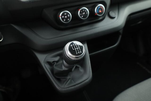 Nissan PRIMASTAR 2.0 dCi L2H1 Acenta | Dubb.Cab | 6 pers. | Cruise | Trekhaak | Airco |