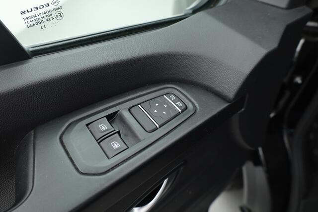 Nissan PRIMASTAR 2.0 dCi L2H1 Acenta | Dubb.Cab | 6 pers. | Cruise | Trekhaak | Airco |