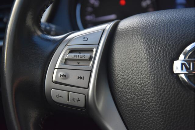 Nissan QASHQAI 1.2 Tekna | Trekhaak | Leer | LED | Nightshade |