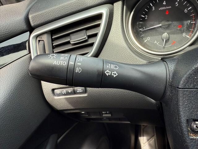 Nissan QASHQAI 1.3 DIG-T Business Edition *Stoelverw & pano*