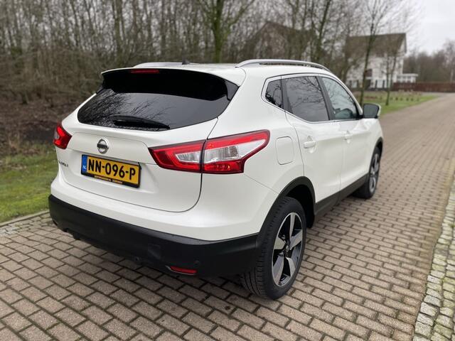 Nissan QASHQAI 1.2 N-Connecta 360 Graden camera, Panorama, Winterpakket, DAB