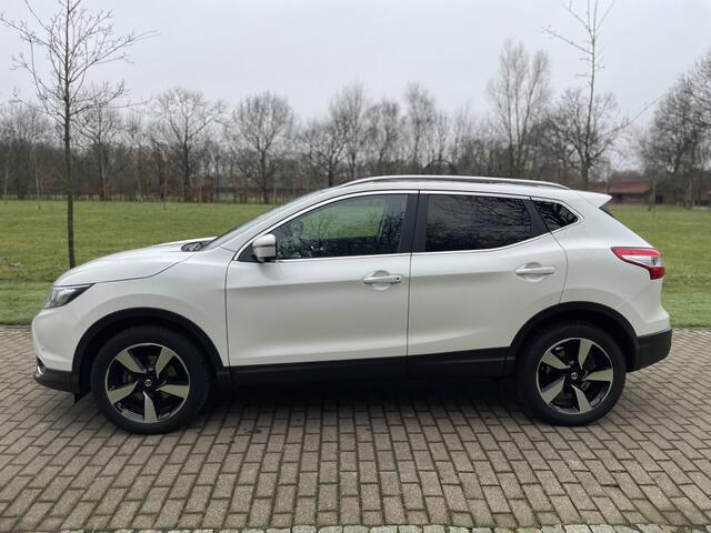 Nissan QASHQAI 1.2 N-Connecta 360 Graden camera, Panorama, Winterpakket, DAB