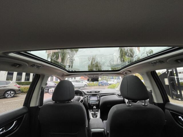 Nissan QASHQAI 1.2 N-Connecta Design Pack