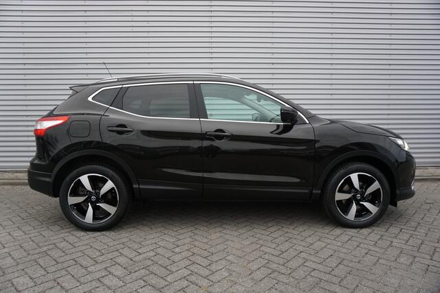 Nissan QASHQAI 1.2 N-Connecta Airco / Navi / Camera / Glazen dak / Parkeers. / Trekhaak / NAP
